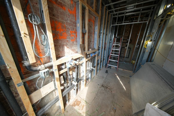 Interior plumbing construction and pipe installation
